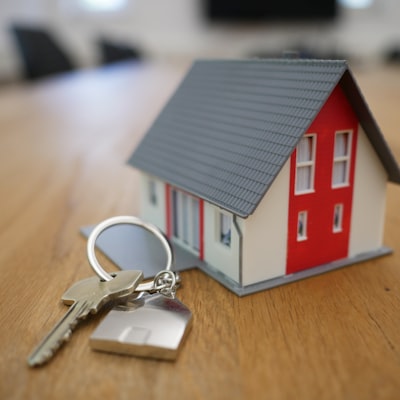 Real Estate & Stay